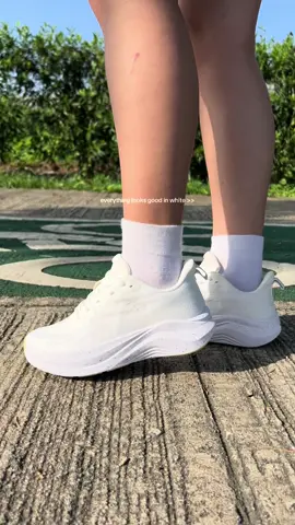 everything looks good in white >> #rubbershoes #runningshoes #hawkwell #affordable 