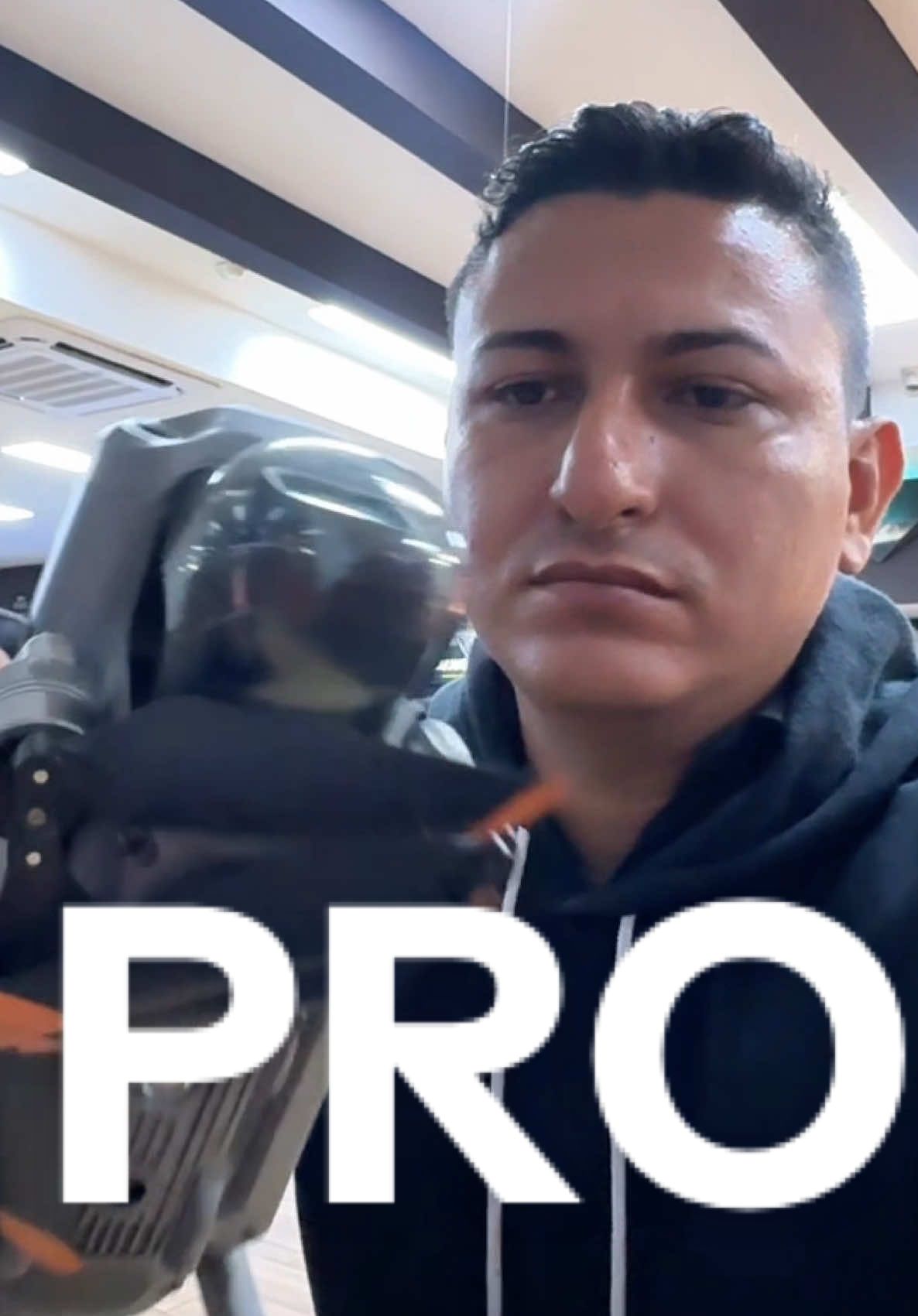 🔥🎬 Soy Kenny Rivera, editor salvadoreño 🇸🇻 creando contenido de alto impacto para el mundo inmobiliario 🌎. Transformo propiedades en experiencias visuales únicas: videos que venden, emocionan y atrapan desde el primer segundo. 🏡 Si buscás impulsar tus ventas o darle vida a tu proyecto inmobiliario, estás en el lugar correcto. 🎥 Desde El Salvador para el mundo, llevamos el marketing inmobiliario a otro nivel. #KennyRivera #EdiciónProfesional #VideosInmobiliarios #ContenidoQueVende #ElSalvador