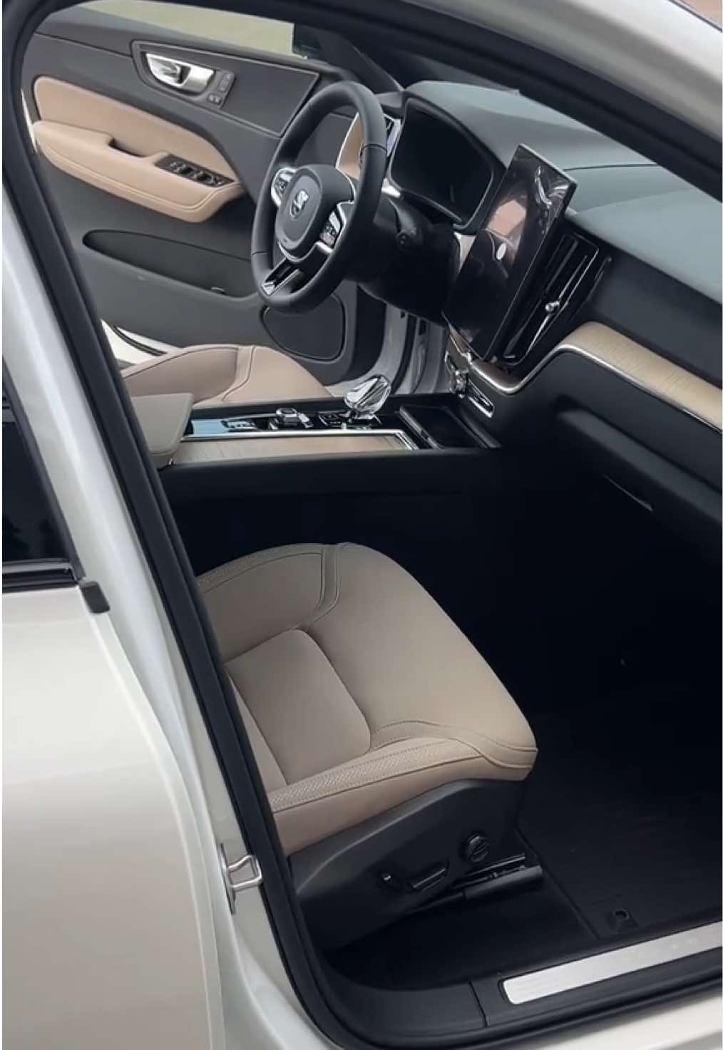 I dreamt of this day for years, getting a car for my parents who raised me with so much love. 🤍 I love you mom and dad!