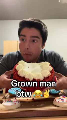 Grown man btw #sweets #mukbang #foodtiktok #Foodie #fyp 