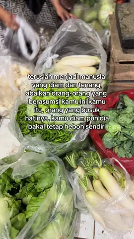Lobak putih, baby manisa dan siwil juga selalu ready dilapak MbakLiid ya rekk Buka setiap hari mulai jam 05.00-11.00 Lokasi📍pasar baru bluru kidul sidoarjo #fyp #sayuran #sayuransegar #masukberanda #sidoarjo 