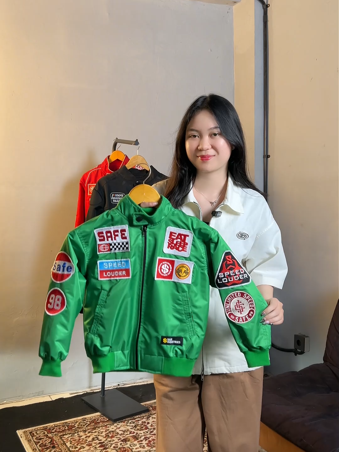 Anak juga butuh jaket yang keren dan simple dipake kemana-mana #safeindustries #streetwear #bomberjacket#urbanstyle #jaketanak