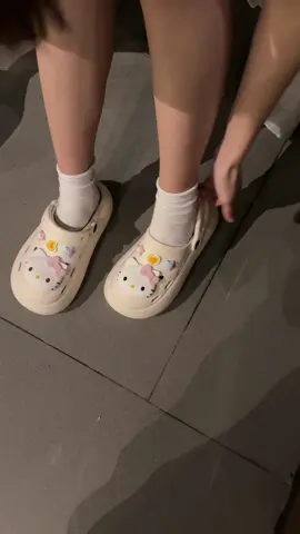 Kitty quá dễ thương e sẵn ba màu ạ #thshoes2001 #giaysucnu #giaysuc #dephellokitty #depnu 