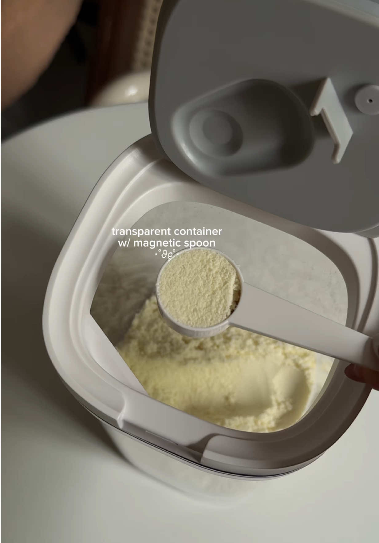 aesthetic! #milkcontainer #transparentcontainers #magneticspoonmilkcontainer 