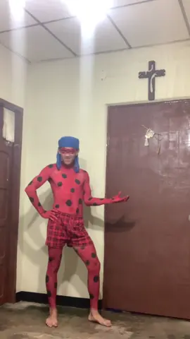 Entren al live #disfraz #ladybug #octubre #live #humor 