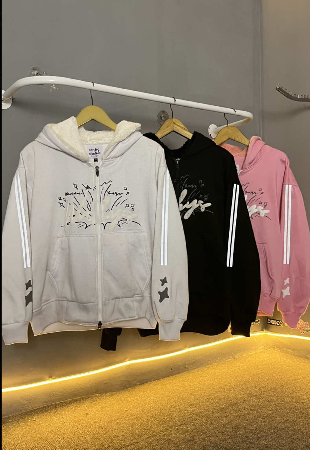 Kali ini jangan kehabisan lagi😗🫴🏻 #promomakan1010 #hoodie #hoodieboxy #wannabeyours #AbdisaputraSTORE @WNBY 