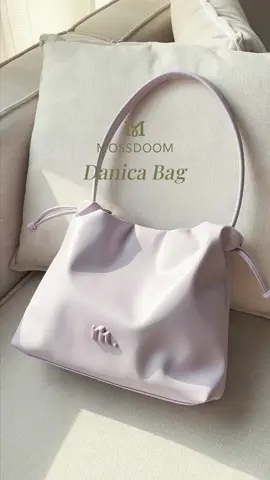 Holiday’s coming and the Danica Bag is ready to go with you! 🌸 Light, pretty, and super easy to style 💕 🎉 10.10 Sale is here! — join our LIVE to get extra discount! #TimelessElegance #MossdoomIndonesia #TasWanita #fyp #PromoGuncang1010 