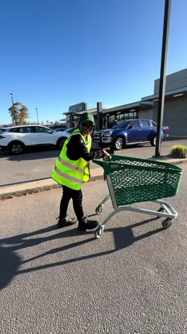 ngumpulin Trolley di supermarket Australia dapat 8 jt an seminggu 😆 ini anak keren banget banting tulang double job bjir  #lifeinaustralia #hidupdiaustralia #kerjadiaustralia 
