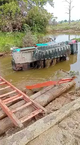 dunia perkombinan sedang berduka,,,, hati2 kawan dalam bekerja jaga keselamatan