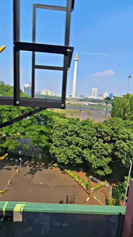 yo yang mau ke monas bisa naik kereta krl comuterline nanti bisa turun di stasiun juanda atau gondangdia selamat menikmati perjalanan#monas #gambir #comuterline 