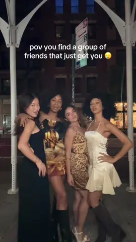 Our version of sex in the city The best feeling 🥲 #girls #fyp #fypシ #besties #friendship 