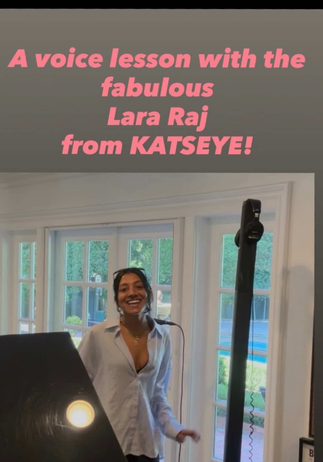 A voice lesson with @LARA RAJ from the super girl group @KATSEYE is always a great experience! It's not just because of her incredible voice, but her amazing personality always makes me smile! Hope you have fun watching our little behind-the-scenes moments! #vocalcoach #voiceteacher #singingtips #singing #singingteacher  