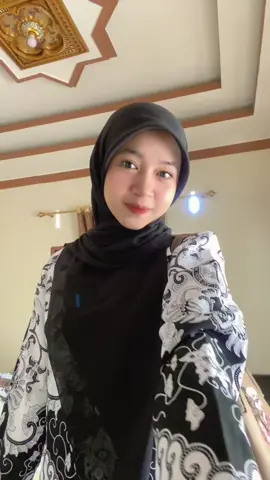 thursday’s outfit cek! #gurumuda #teacher #gurutiktok #fyppppppppppppppppppppppp #foryoupage 