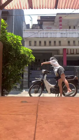 ingin aku pergi naik mercy tapi apa daya ku punya rc @Cyrush Club #suzuki #rc100 #nyalse🤙 