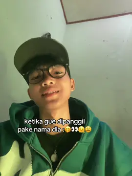 apalagi pas disekolah😔