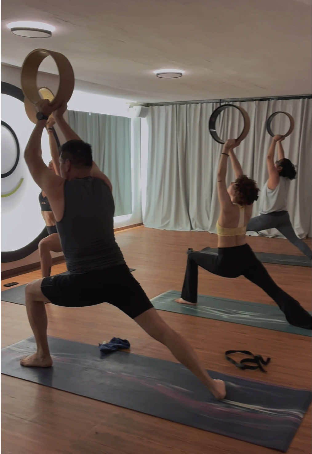 💥 Firmeza. Energía. Movimiento. Esto no es el yoga que conoces — es una nueva forma de fortalecer, fluir y retarte. 🌀💪 En Pupe Wheel Studio, cada clase te lleva a construir estabilidad, conciencia y poder desde adentro. Un espacio donde la fuerza se siente y la mente se equilibra. 🌿✨ 📍 Federico T. de la Chica #16 Int. 403 · Cd. Satélite 👉 Descubre el nuevo yoga. Reserva tu clase y comienza a rodar. #yoga #Fitness #barre #pilates 