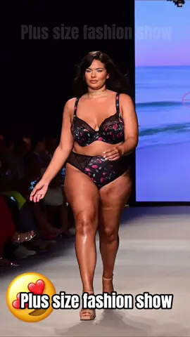 #plussizefashion #miamibeach 