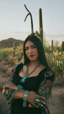 Time for a glow up!!! Shop Nizhoni and be your best you! @Ash 🍓🐴🌸🍒🌵  #nizhonitradersllc #sterlingsilverjewelry #navajojewelry #turquoisejewelry #handmadejewelry 