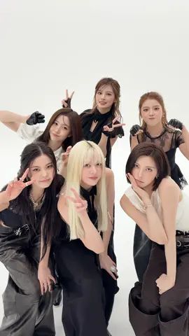 우린 여전히 서로겠지 #NMIXX #엔믹스 #BlueValentine #NMIXX_BlueValentine #SPINNIN_ON_IT 
