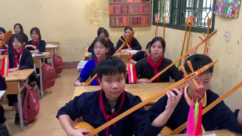 Giờ học GD địa phương: Hát Then đàn tính ở Lạng Sơn