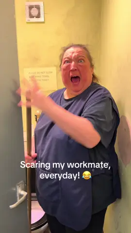 Scaring my workmate everyday #jumpscare #funny #funnyvideo 