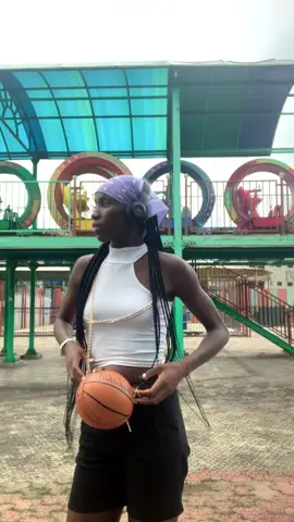 Thick ladies thou🥸#foryoupagе #goviral #slim @Candace ❤️‍🩹🏀 