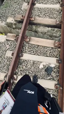 #keretaapiindonesia #krlcommuterline #fyp 