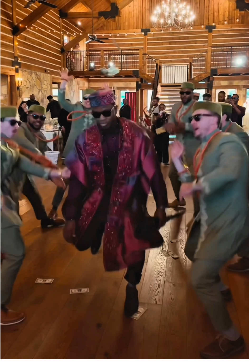 Let the boys cook🕺🏽🤩🔥. The coordination is top notch 👌🏾🔥🔥🔥❤️❤️❤️🥰🥰🥰❣️❣️.  #EmekaandChristie 🤵🏽‍♂️👰🏾.   Event by @Tamazing events  #groomsmen #nigerianwedding #igbowedding #creatorsearchinsights 