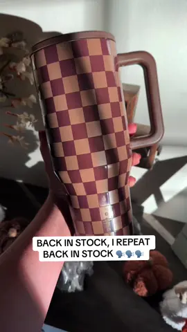 THE 40 ounce VIRAL AUTUMN CHECKERED HYDROJUG IS BACK IN STOCK! Literally RUN if you want one - they’ve been out of stock for WEEKS 😮‍💨 #hydrojug #autumncheckered #backinstock #tiktokshoprestock 