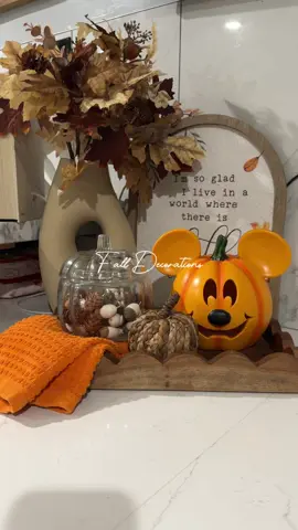 Up close of my fall decor this year  #pintrestaesthetic #pintrestinspired #falldecor #fallstyle #homedecorideas 