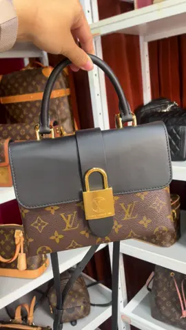 🤩  #preloved #luxurybag #tiktok #louisvuitton #loveyourself 
