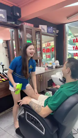 Vuốt tóc đúng cách #barbershop #salon #suhuongtiktok 