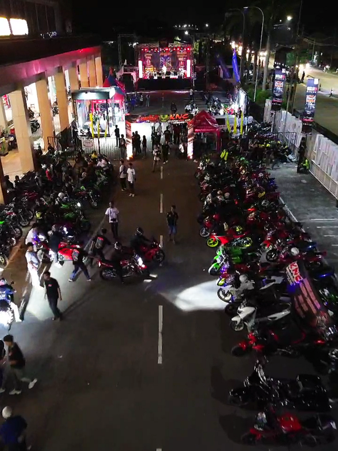 DRONE VIEW KESERUAN ANNIVERSARY KNC KEBUMEN 17TH Drone by : @barni_gts  #knckebumen #terimnalkebumen #kebumen24jam #kncindonesia 