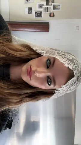 lace makes me feel so beautiful 🥹 #modelling #behindthescenes #model #laceveil #lace 