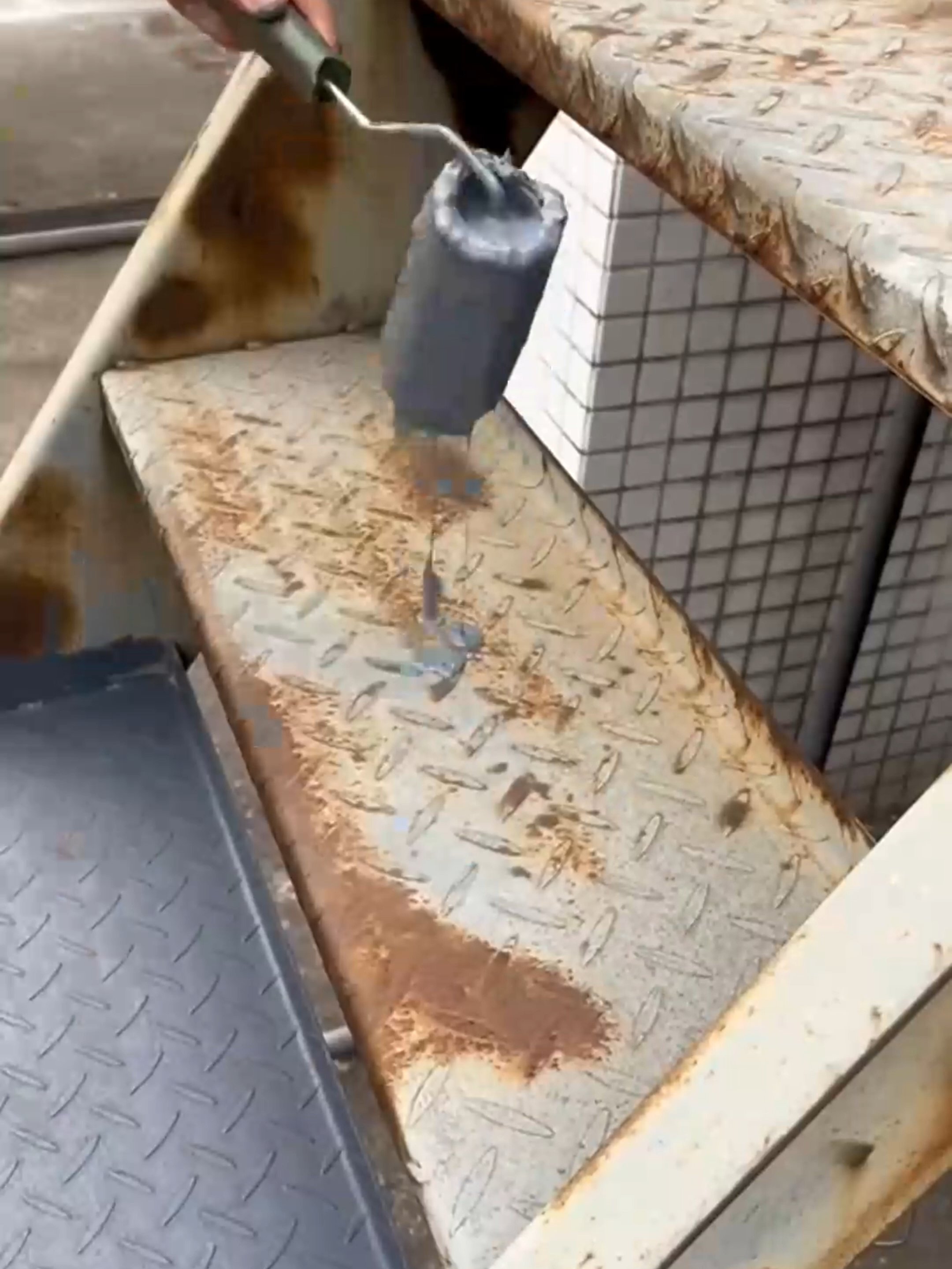 ⚙️Kim loại mà không sơn chống rỉ, sớm muộn gì cũng mục như sắt để ngoài trời! Đừng để han rỉ ăn mòn tiền của bác – quét ngay Sơn chống rỉ Zado, tạo lớp lá chắn thép bảo vệ kim loại bền như mới!  #zadopaint #sonchongrizado #fyp #xuhuong #viralllllll