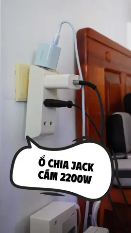 Trả lời @Chill Cùng Tui Dùng ổ chia jack cắm này ở bếp là chuẩn rồi khỏi phải rút cái này ra cắm cái khác vào chi mắc công #dinhtuanriviu 