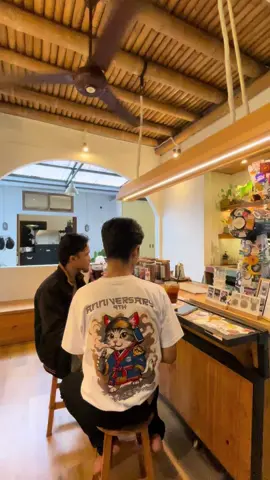 Kadang ada yg suka kopi panas, ada juga yg suka kopi dingin. Selera, hampir mustahil untuk diperdebatkan.