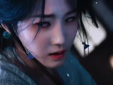 Nếu không lầm thì ảnh chính là tình địch của Kỷ Bá Tể🤭🤣. Trung bình một phim sẽ có một người hài hước ngốc nghếch hoặc một kẻ nhìn lười biến nhưng 