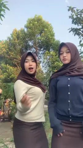 #outfitideas #hijabstyle #anaksekolah #otd #foryoupage 