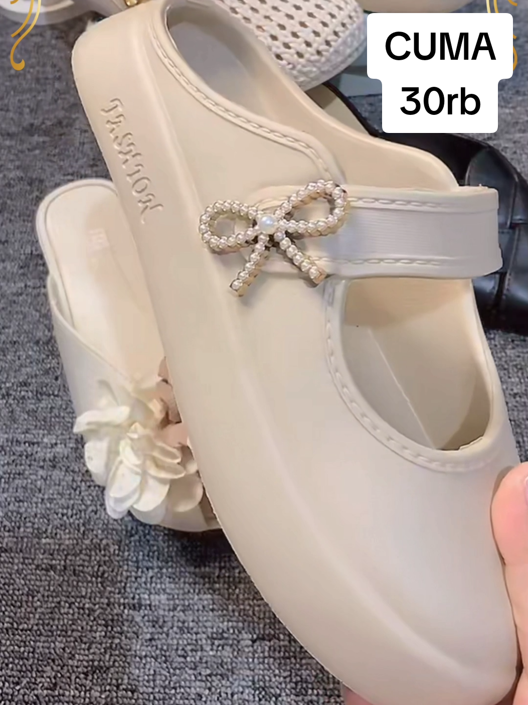 ekomendasi Sandal Slip On Murah Sandal jelly tali wanita rekomendasi sandal cewek murah rekomendasi sandal cewek bagus banget Rekomendasi sandal korean style empuk sandal selop wanita jelly karet sandal selop wanita jelly korean style rekomendasi sandal cewek daily  #sandalwanitamurah #sandaljelly #sandalslipon #sandalkoreanstyle #fyp 