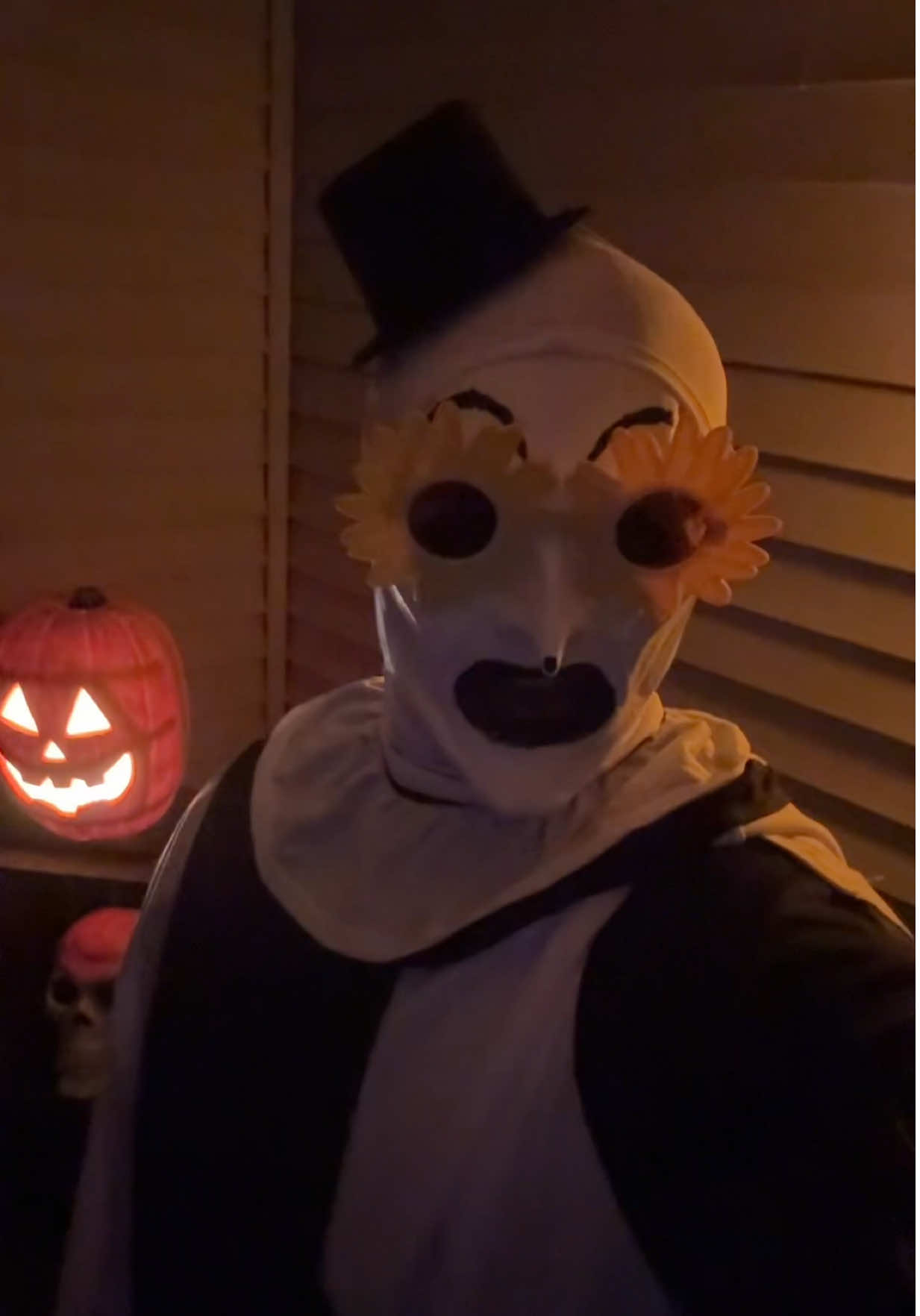 ITS ALL I KNOWWW🌼🌼 #terrifier #spookyseason #arttheclown #theterrifier #TheHallowVerse  