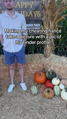 Pose for the photo!!! #cheater #cheatingfiance #tinder #messytiktok #caughtcheating 