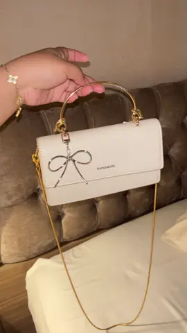 minibag cantik banget🤍 #tascantik #taswanita #tasselempang 