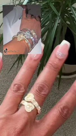 #TikTokShopFallDealsForYou #Jewelry #DollBaby_D #HeartJewelry I don’t know what happened in the other video, but the ring wasn’t linked. I checked before posting and both items were there, but when I checked this morning, it was only the bracelet. This one should have the bracelets AND the rings linked. I just think they look so cute together. ❤️