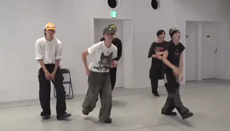 えぐいほどかっこよすぎて、またとんでもグループが誕生するんだなぁってまた幸せになったし10人でのパフォーマンスもまた見れるかもって幸せすぎる😭どっちのグループも一生応援します#thelastpeace #ラスピ #Vlog 