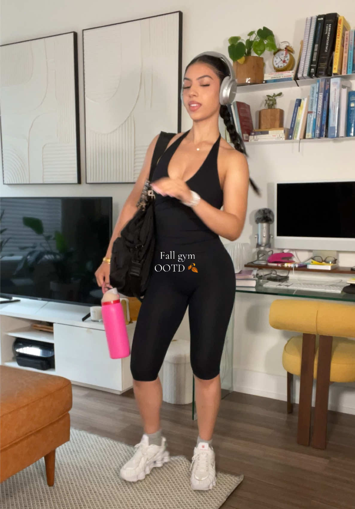 Fall gym OOTD 🎧🍂🤎 #OOTD #fallfashion #gymoutfit #gymfit #fyp 