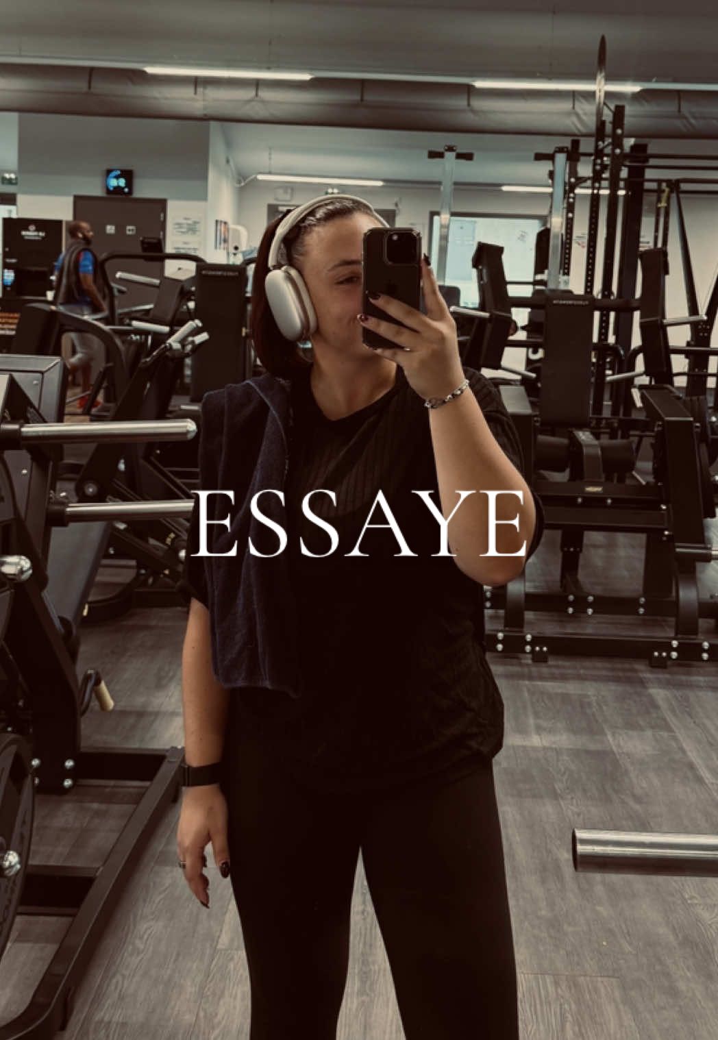 Si tu écoutes les gens dans la vie, tu ne fais jamais rien ! On m’a dit de ne pas me faire opérer, qu’après deux croisés c’était fini, que je ne reviendrais jamais à mon niveau et que je devrais laisser le tennis & mes rêves de côté. Mais au final, personne ne sait de quoi demain est fait ! Et surtout, personne ne décide à ta place 👀 Tant que tu tentes, tout reste possible. Alors essaye 🔥 #CapCut #ligamentscroisés #lca #blessure #tennis 