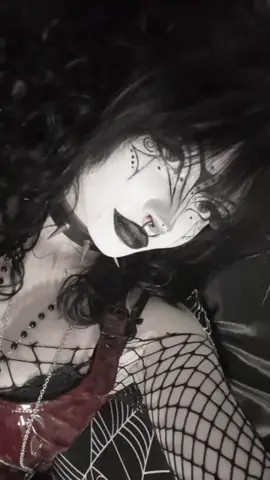 i wish i was a kitty cat with no responsibilities #gothmakeup #kitty #cute #goth #fyp 