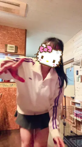 仕事終わりの浮腫足なのは見逃してください。朝との細さのギャップに驚かれます🫠そっちが本来の細さだよ😤 #04 #一重女子 #ダイエット中 