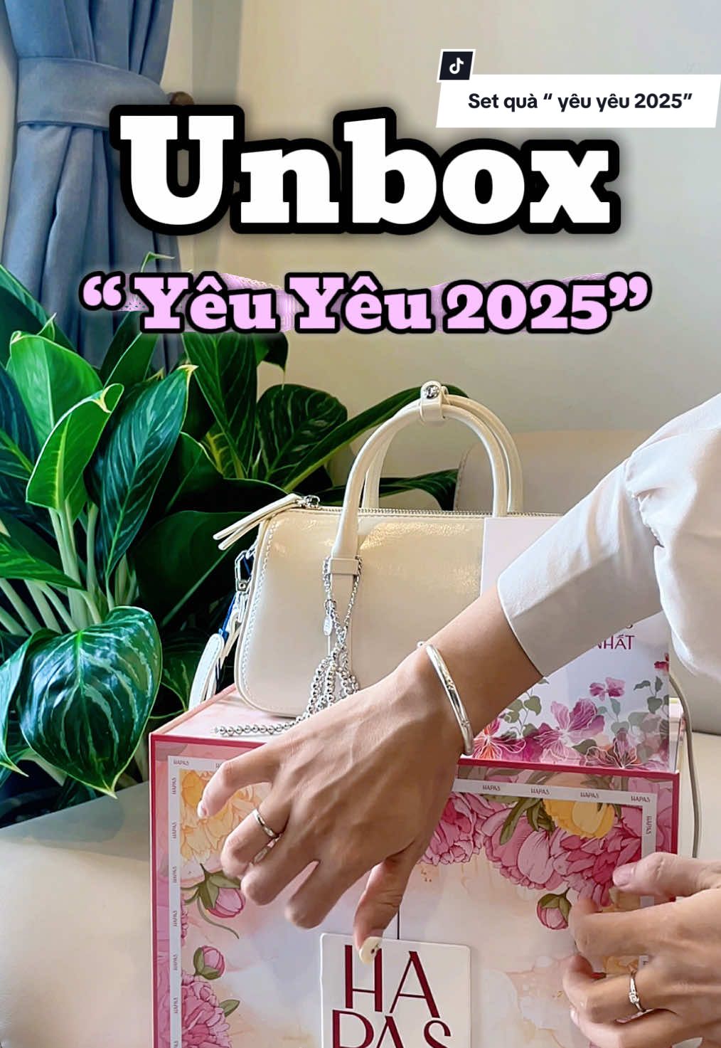 Hữu duyên để các a chồng, các bạn trai thấy được set quà này khi chưa biết tặng quà gì cho vợ hay người yêu của mình nha 🌷 #quatangvo #quatangnguoiyeu #tuixach #hapas #20thang10 